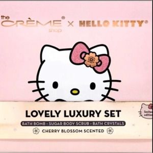 The Creme Shop x Hello Kitty Lovely Luxury Spa Set (Cherry Blossom Scented)